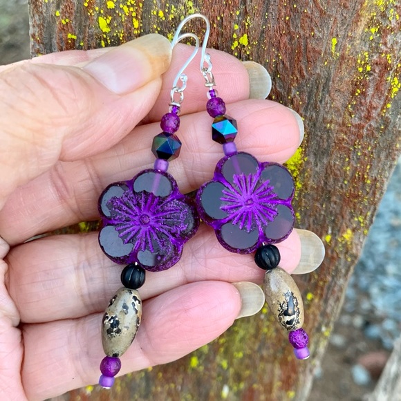 Violet Flower Carved Glass Earrings - Picture 2 of 16